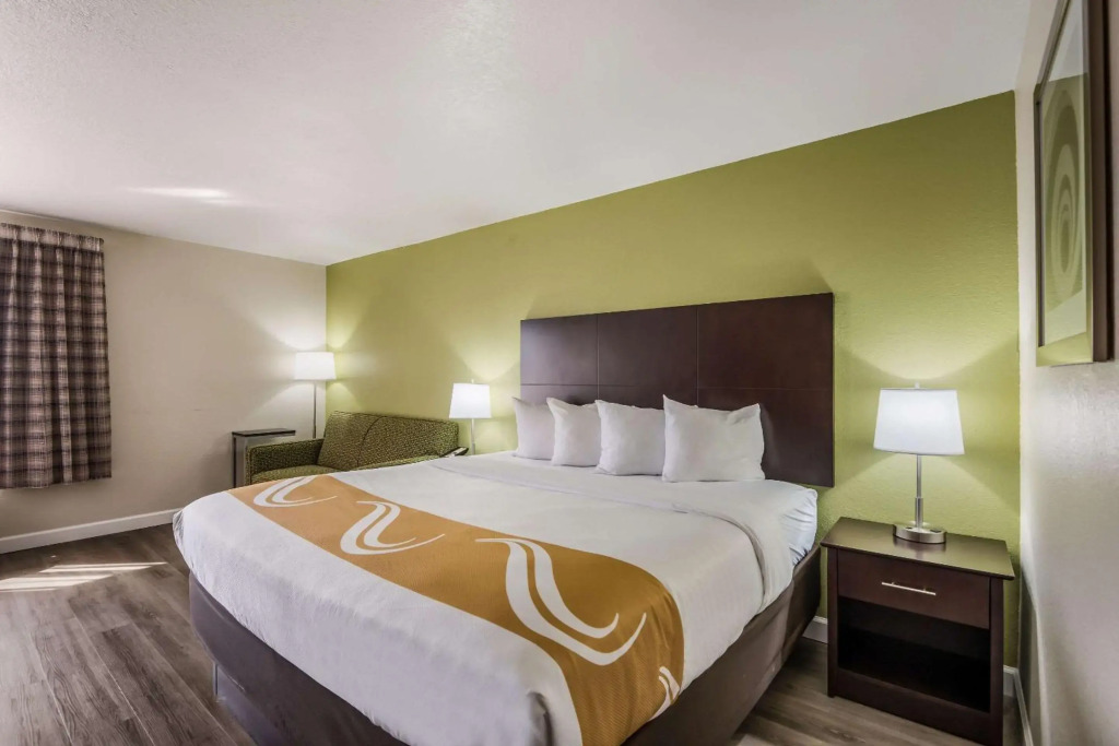 Quality Inn & Suites Quincy - Downtown