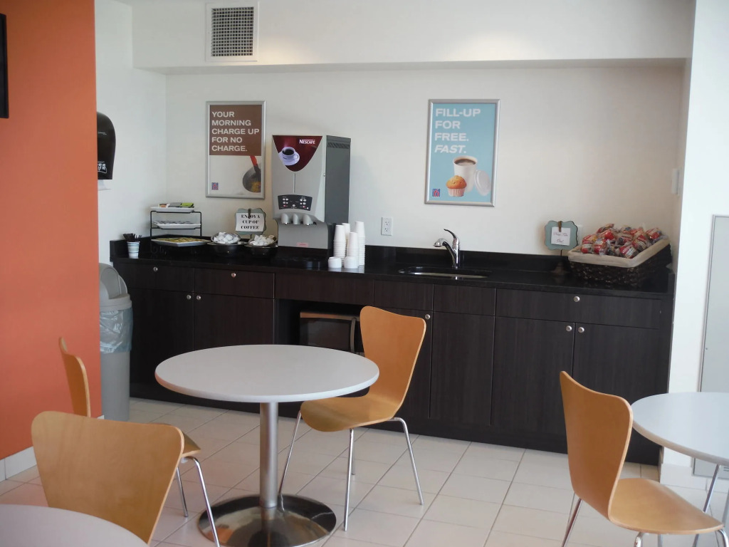Motel 6-Kingston, ON