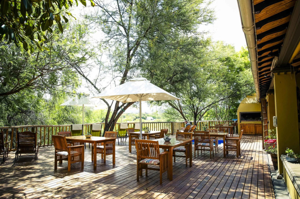 Riverside Guest Lodge