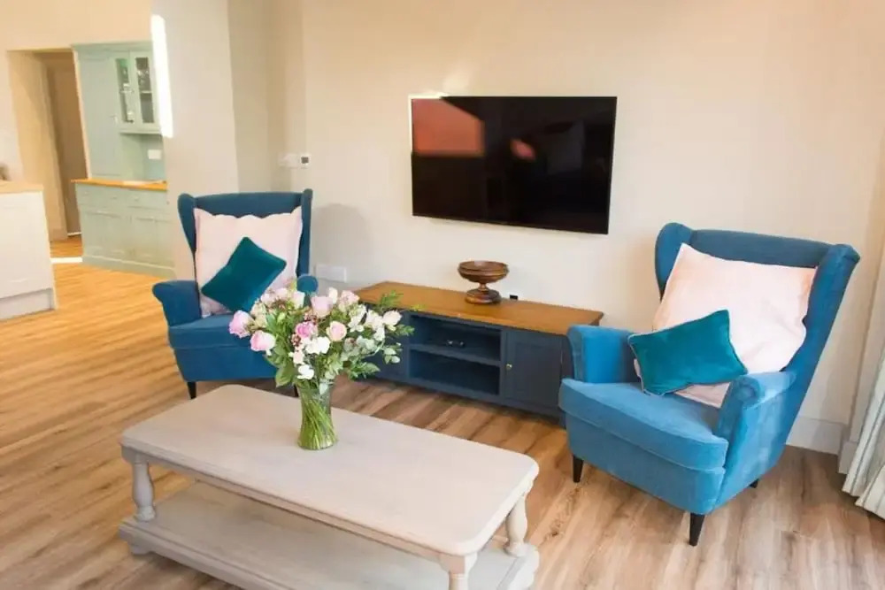 Host Stay Boathouse Barn