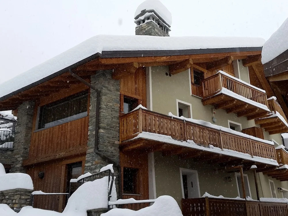 Cosy Apartment in Sarre With Heating