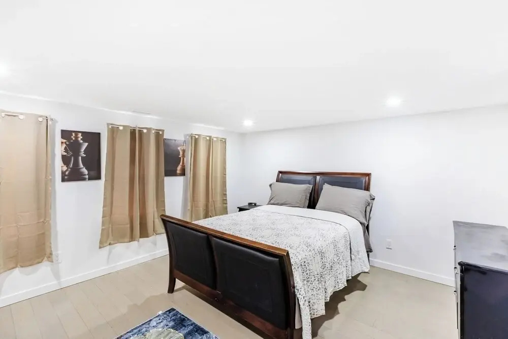 Fresh 2BR Duplex Pets Welcome