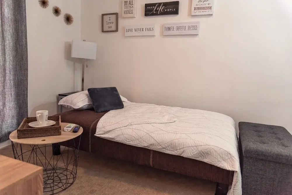 Departamento Centro, 2hab, 1 sofácama, 2 baños by Mty. Living T402