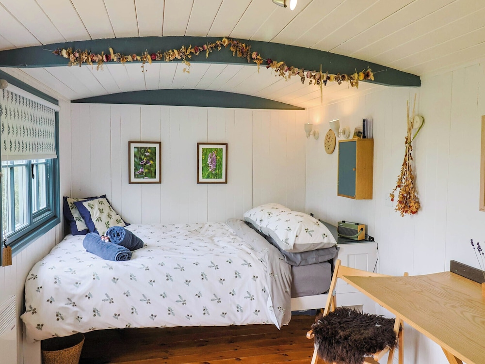 Oak Shepherds Hut