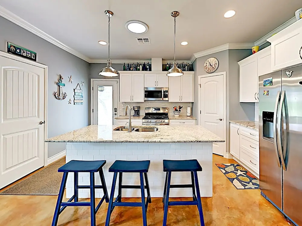 447 Rockport - 3 Br Home