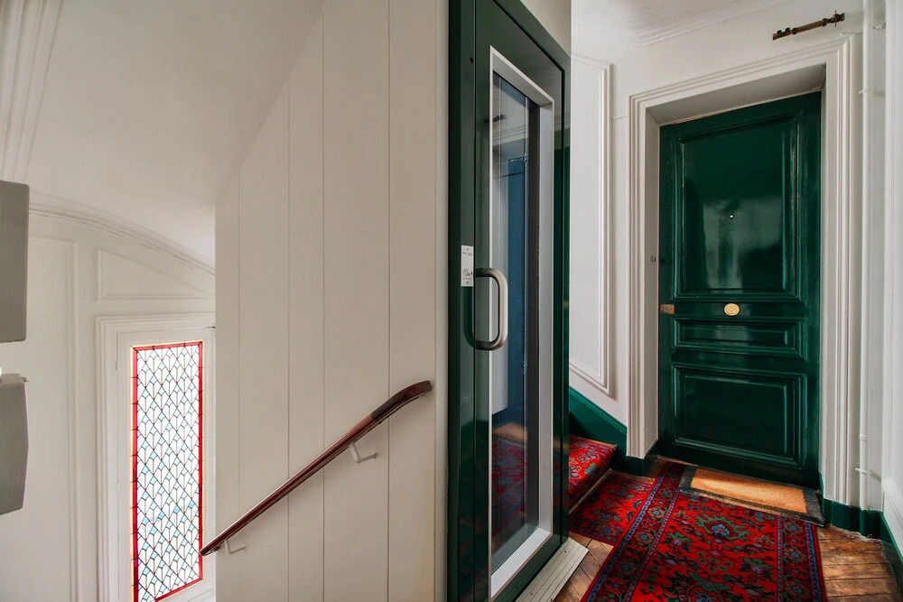 Bright apartment - Victor Hugo