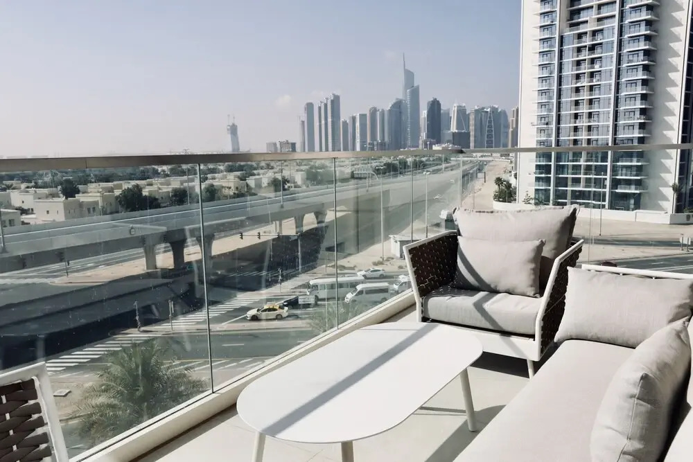 SuperHost - Spacious Apartment With Balcony and Large Pool