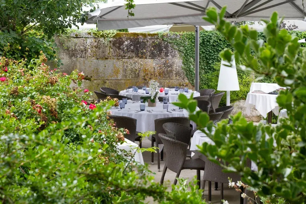 Logis Hôtel Restaurant LEssille