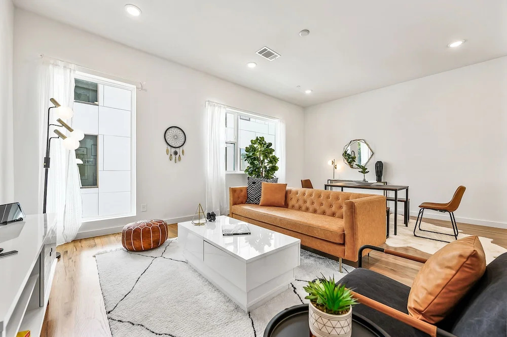 JURNY - Bishop Arts District - 2 Bedroom Apartments