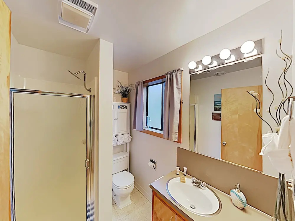New Listing! Pelican Harbor: Beachfront Treasure 3 Bedroom Home