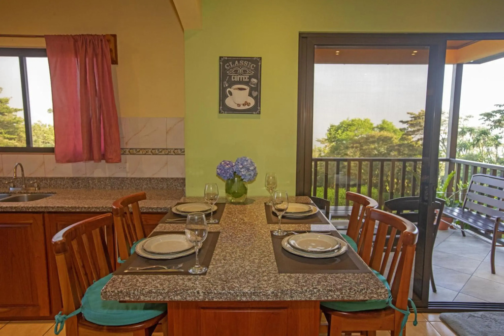 Beautiful 2 Bedroom Villa with Private Nature Reserve - Friendship House