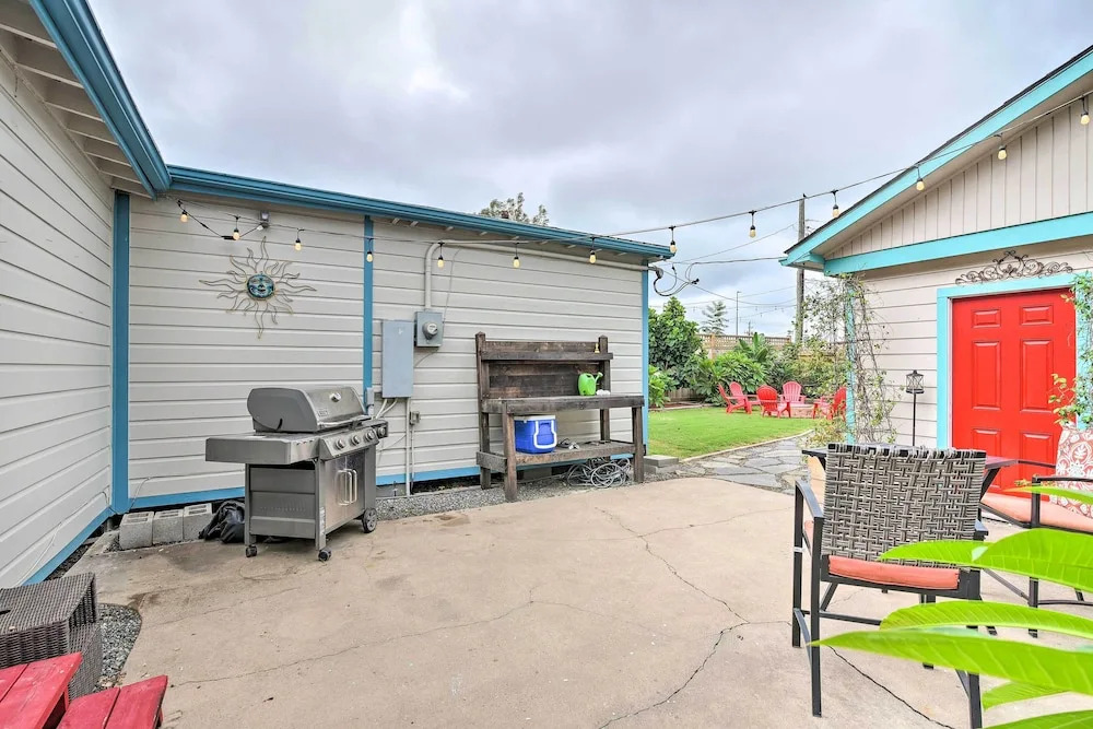 Great Shared Outdoor Area at 'the Hideaway!'