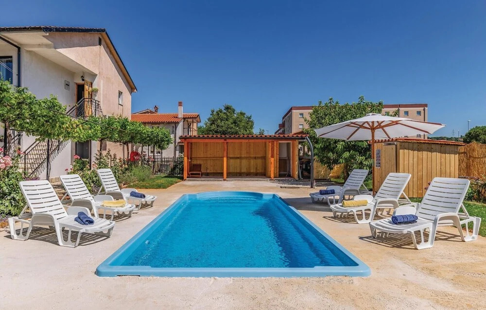 Stunning Home in Pula With Wifi and 2 Bedrooms
