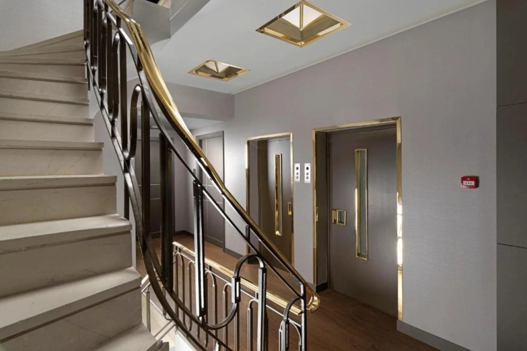 Holiday Suites