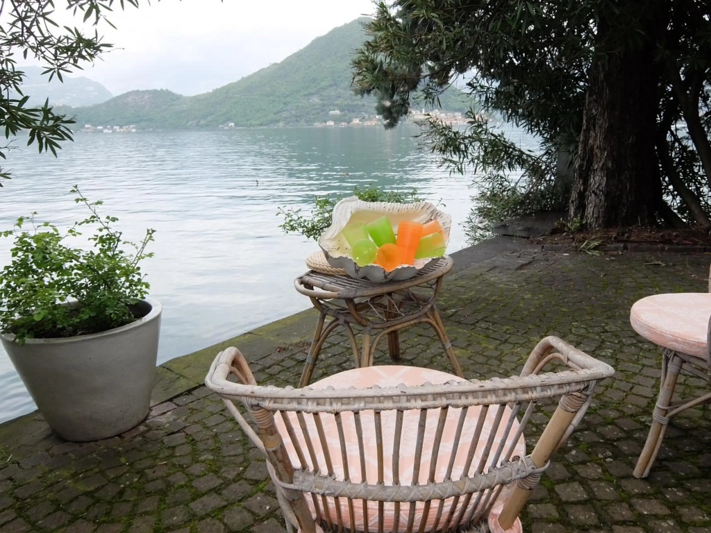 LOleandro sul Lago dIseo B&B