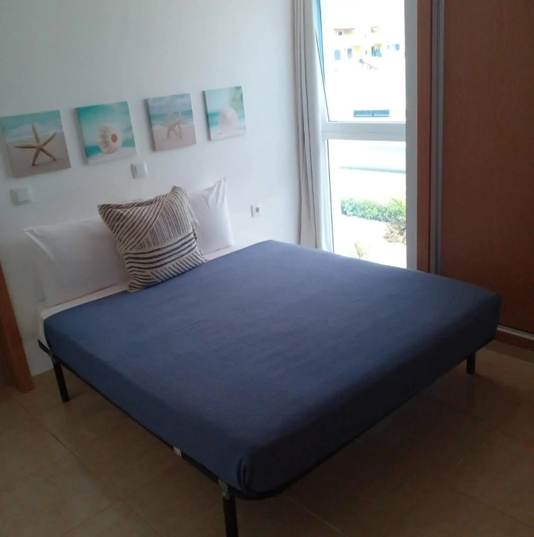Lovely - Luxury 3 Bedrooms 500m from the Beach.