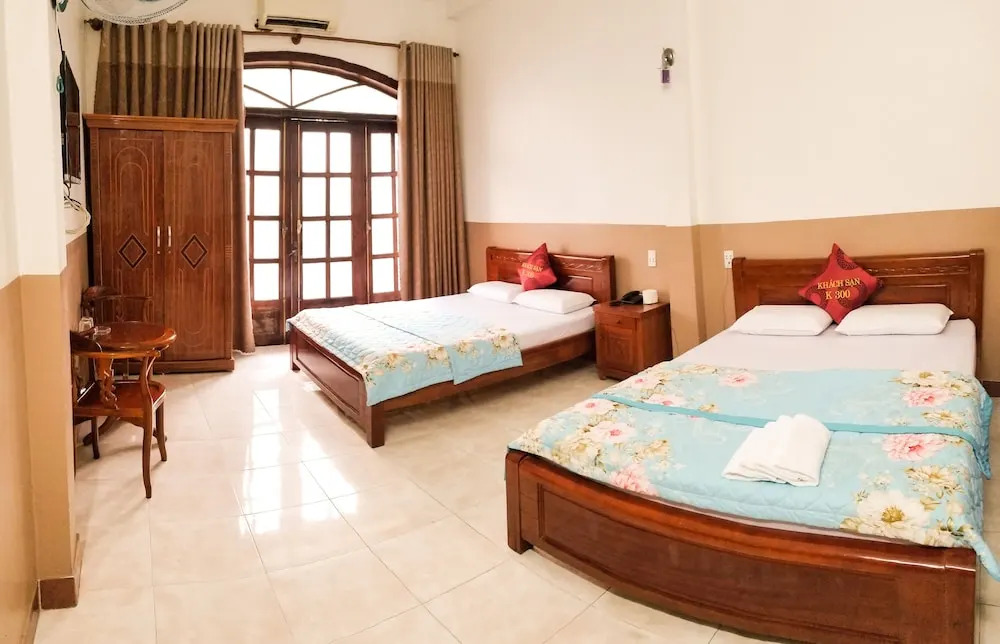 K300 Hotel by OYO Rooms