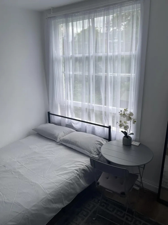 Charming Studio in London - 1 Person Only