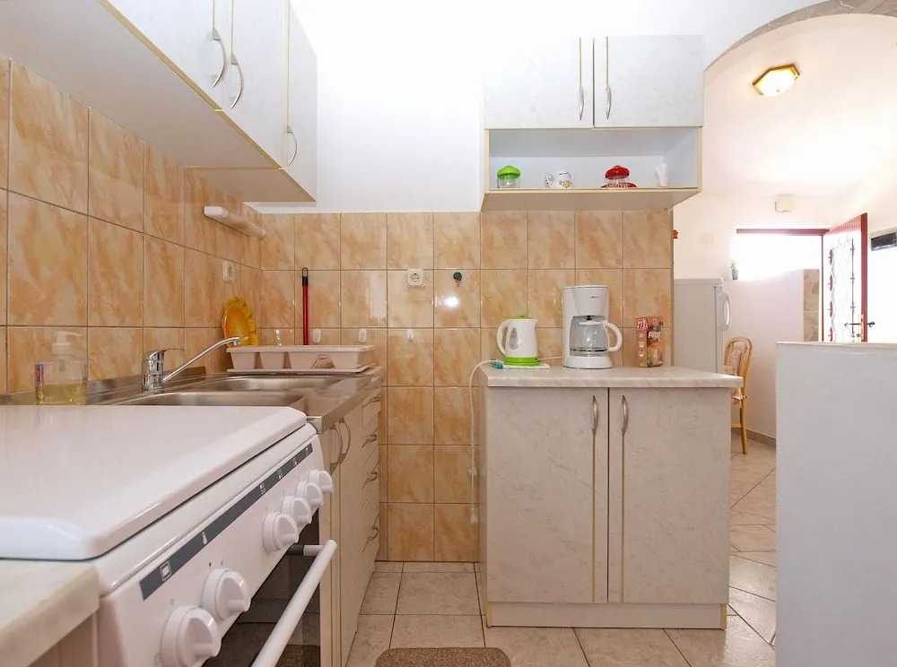 Apartment 893