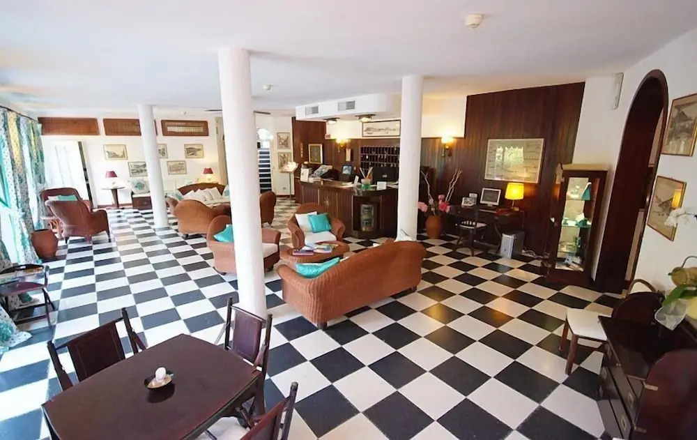 Hotel Antares