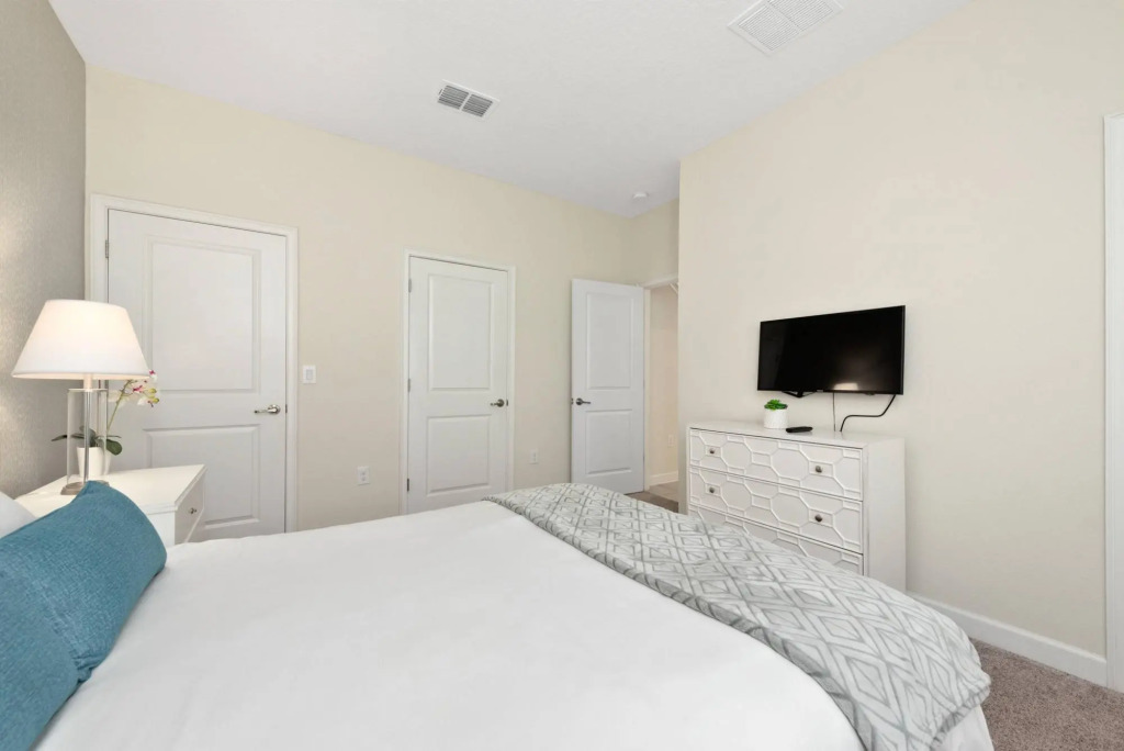 Amazing Townhome 4Bd 3Bat with pool @ChampionsGate
