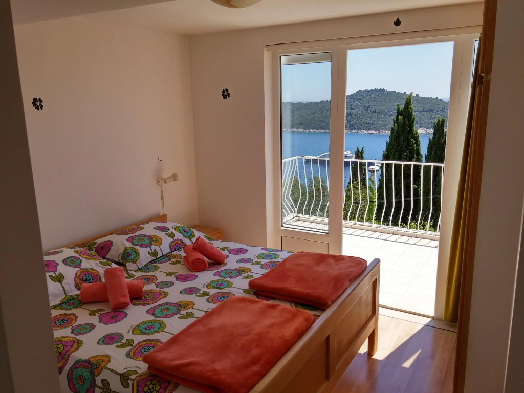 Charming studio apartment with beautiful sea view