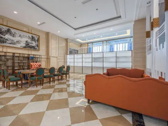 Berlin Hotel (Ningbo Fenghua Libang Plaza)
