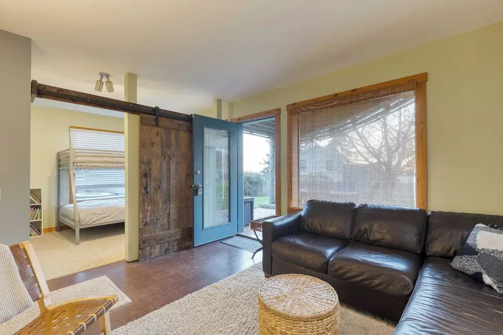 Deck Views, Fire Pit, Pool, 3 Mins to Beach Madrona Tree Retreat by Avantstay