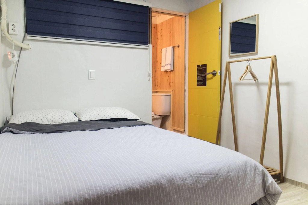 24 Guesthouse Jongno Tower