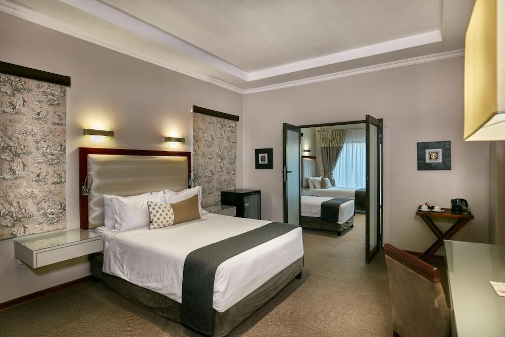 Golden Crystal Hotel