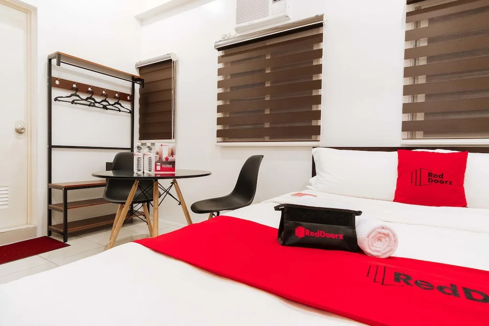 RedDoorz Plus near UST Manila