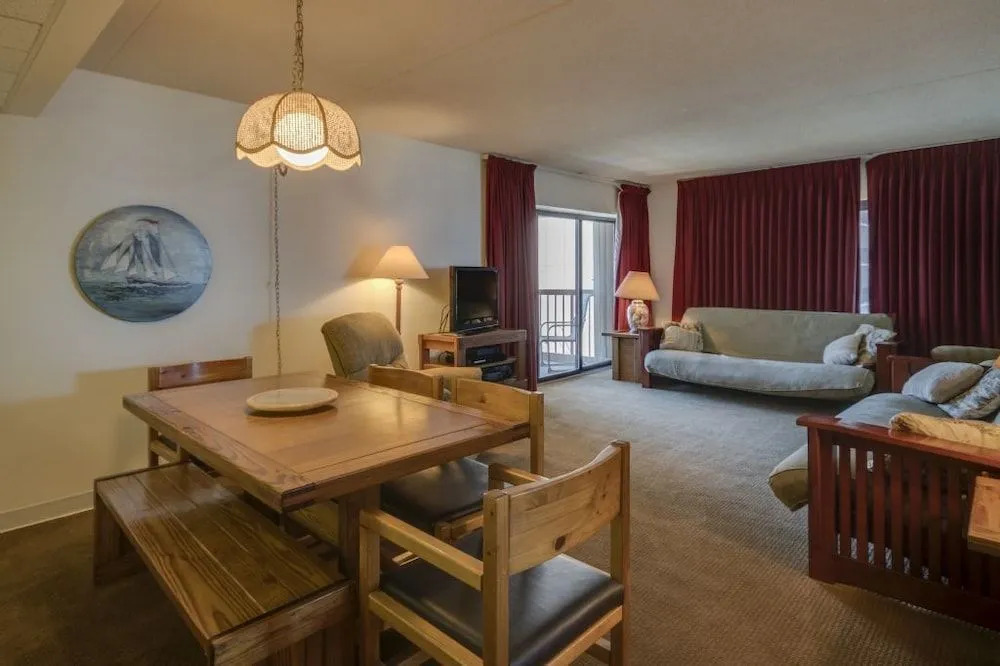 Rainbow 709 - 1 Br Condo