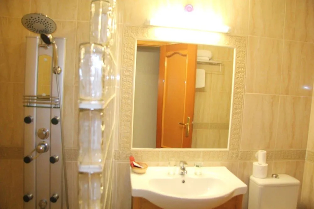Hostal cazalegas