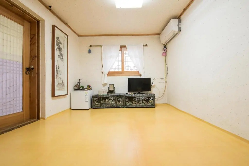 Ddlanchae Hanok Stay - Main House