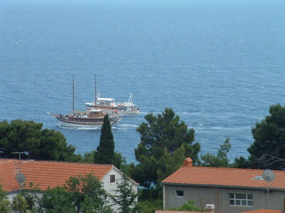 Ton - 200m From the sea - A2