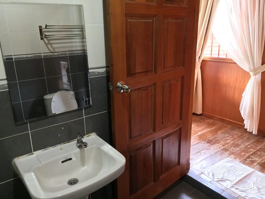 Landcons Hotel & Resort