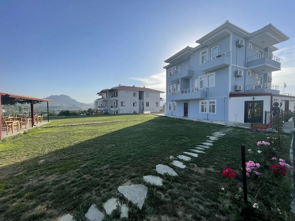 Parli Hotel