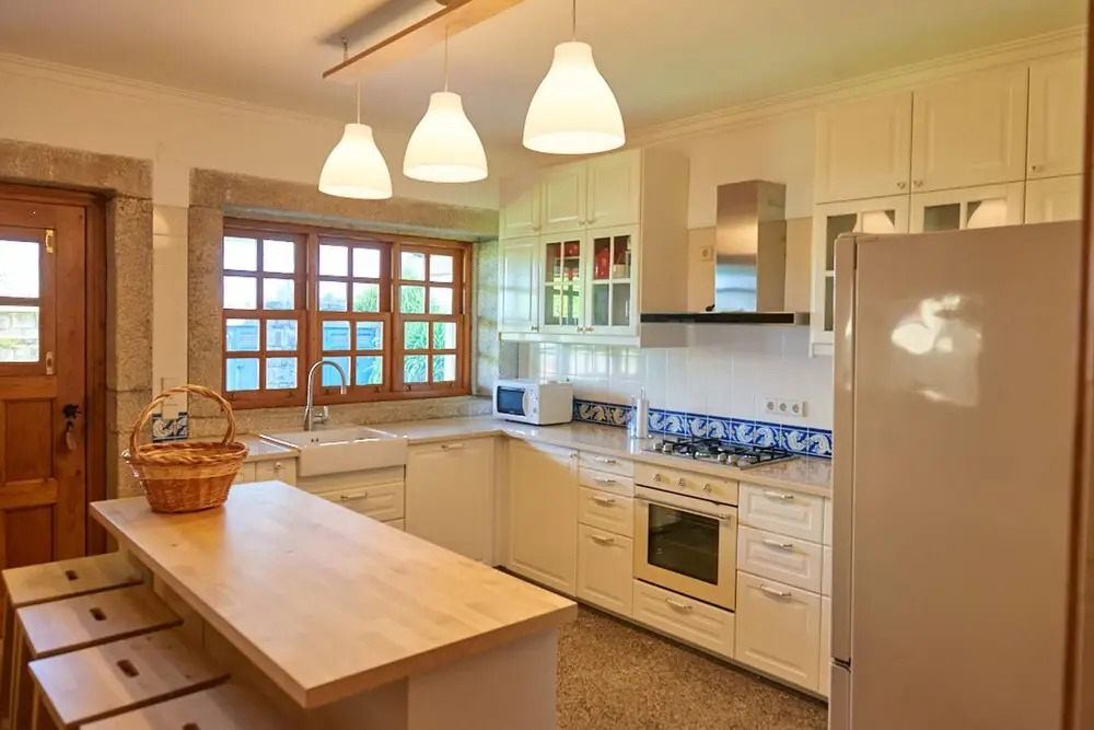 Villa with 9 Bedrooms in Cristelo, with Wonderful Sea View, Private Pool, Enclosed Garden - 2 Km From the Beach