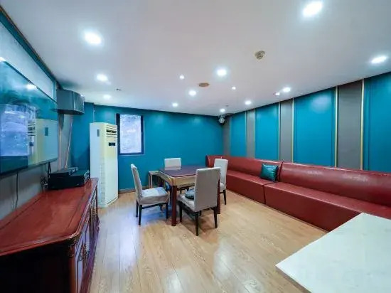 Jujiayuan Hotel (Shanghai Fish Jinhai Lake Metro Station Branch)