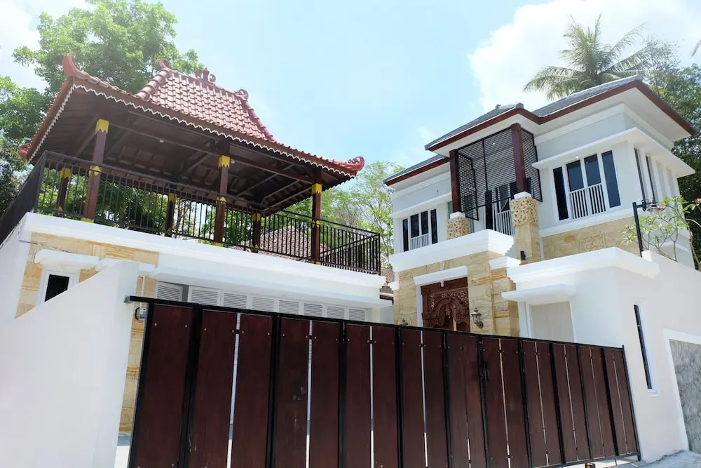 Villa Syariah Grand Bale with Private Pool by Simply Homy