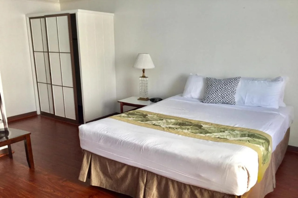 Holiday Surf Hotel