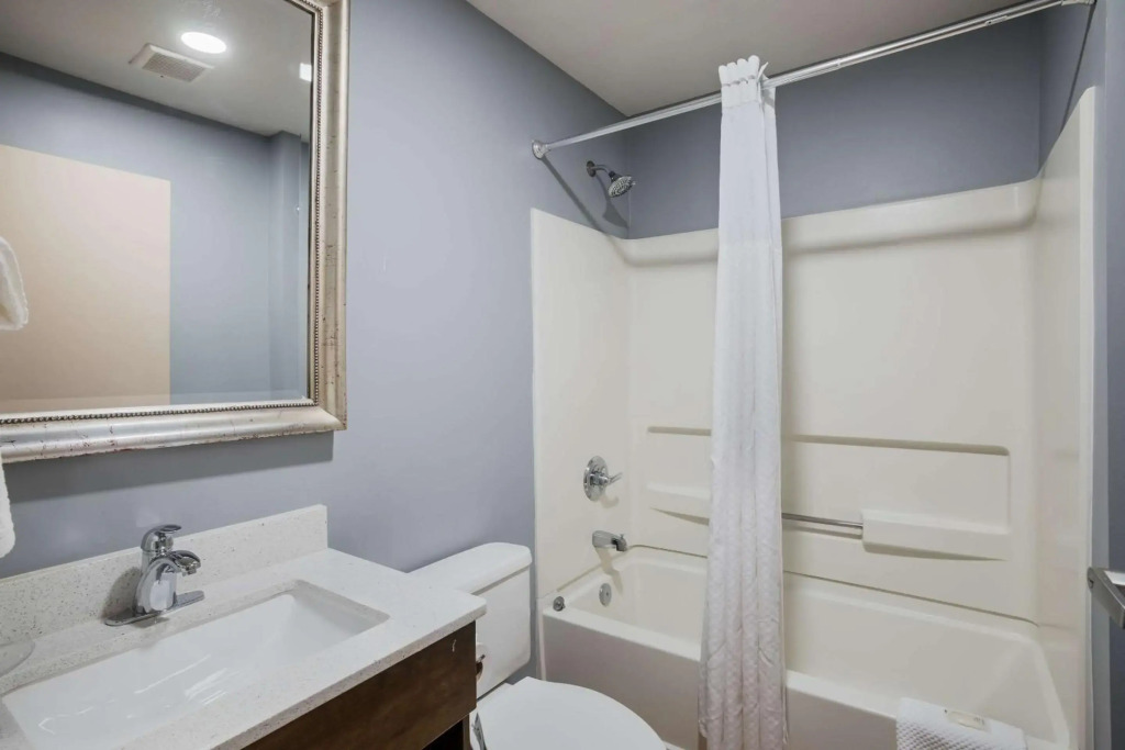 Sonesta Essential Hotels & Suites Kansas City Blue Springs