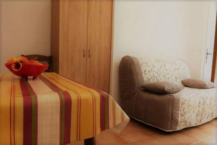 Studio dans villa entre mer et montagne