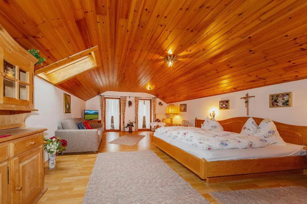 Gröbl-Alm Haus zur schönen Aussicht
