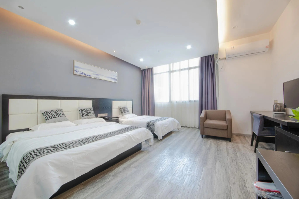 Shell Wuxi Huishan DistrictWanda Plaza Yanqiao Subway Station Hotel
