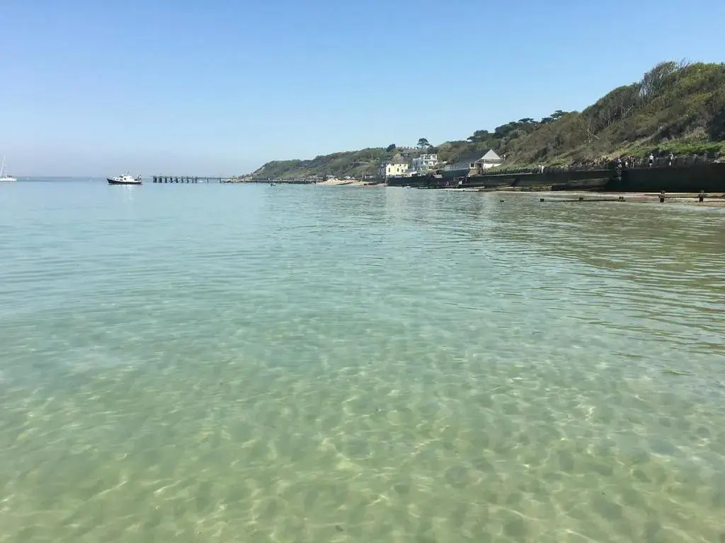 Bay - Brambles Chine, Colwell Bay, Nr Yarmouth - 5 star WiFi - Short walk to The Hut and beach - Ferry offers