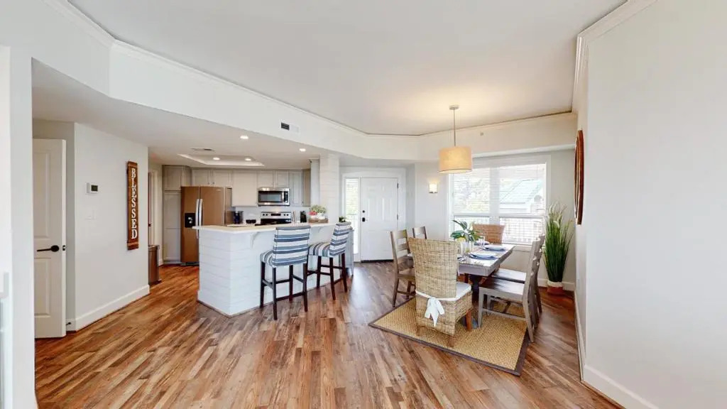3505 Windsor Court South