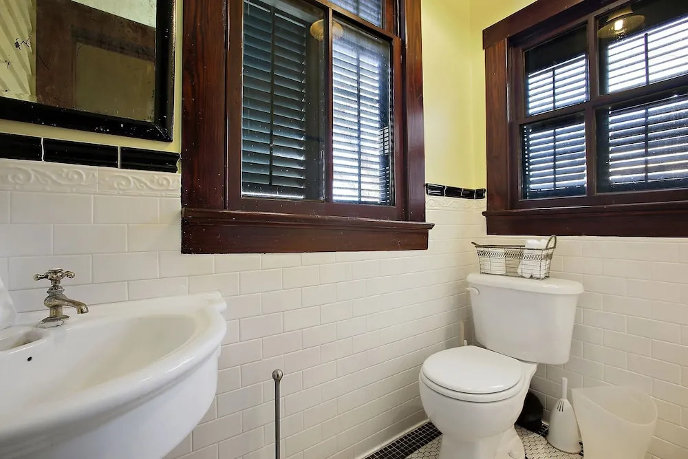 1886 Victorian 4 Bedroom Home by Redawning