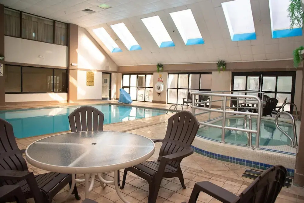 Holiday Lodge Hotel and Conference Center