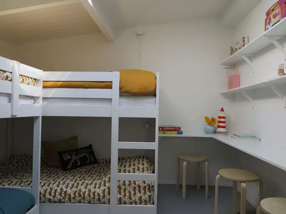 Holiday Home in Dishoek near Southern Beach